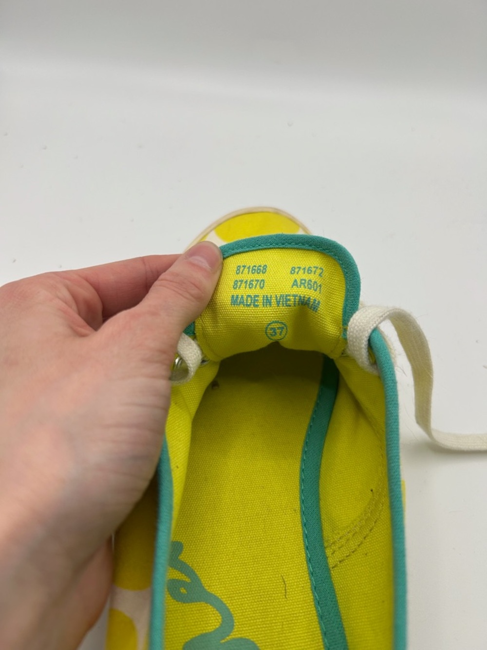 Boden Yellow Polka Dot Canvas Sneakers Teal Trim Women’s Size 37 EU / US 6 - Picture 2 of 14